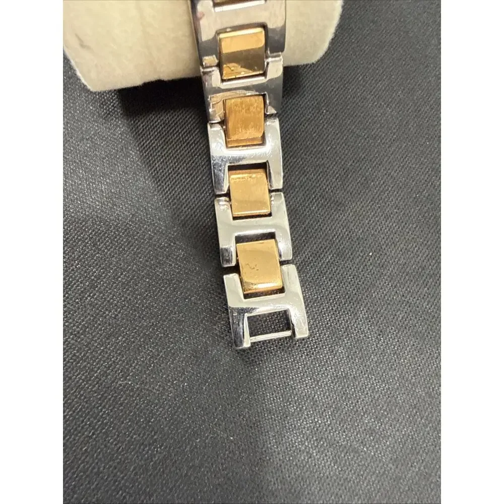 Fossil up auction